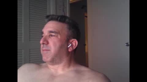 Snapshot of oceanmanx chatting on January 5, 3:43 am Ocean online show from January 5, 3:43 am