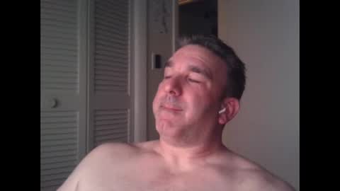 Snapshot of oceanmanx chatting on March 1, 5:20 am Ocean online show from March 1, 5:20 am