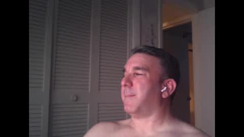 Snapshot of oceanmanx chatting on February 7, 5:20 am Ocean online show from February 7, 5:20 am