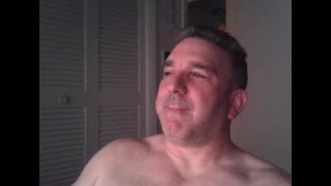 Snapshot of oceanmanx chatting on December 23, 5:28 am Ocean online show from December 23, 5:28 am
