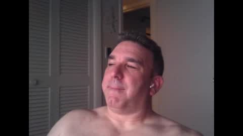 Snapshot of oceanmanx chatting on March 9, 2:50 am Ocean online show from March 9, 2:50 am