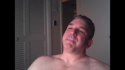 Snapshot of oceanmanx chatting on December 12, 3:32 am Ocean online show from December 12, 3:32 am