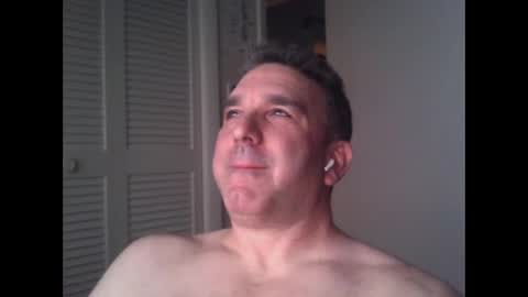 Snapshot of oceanmanx chatting on January 24, 2:39 am Ocean online show from January 24, 2:39 am