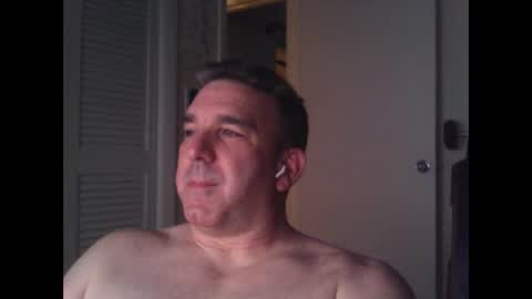 Snapshot of oceanmanx chatting on December 9, 4:12 am Ocean online show from December 9, 4:12 am