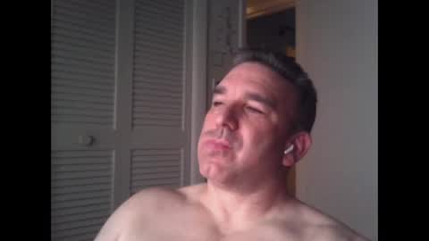 Snapshot of oceanmanx chatting on December 10, 2:24 am Ocean online show from December 10, 2:24 am
