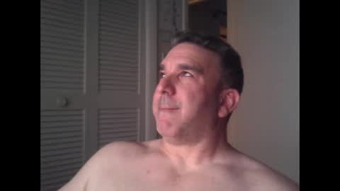 Snapshot of oceanmanx chatting on December 4, 3:48 am Ocean online show from December 4, 3:48 am