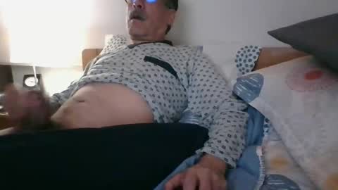 Snapshot of ocorrea chatting on March 5, 3:19 am ocorrea online show from March 5, 3:19 am