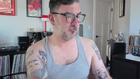 Snapshot of office_dad chatting on October 2, 6:23 pm Office Dad online show from October 2, 6:23 pm