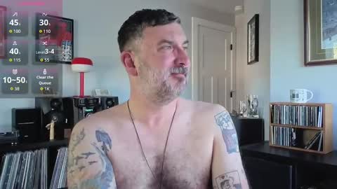 Snapshot of office_dad chatting on October 5, 8:35 pm Office Dad online show from October 5, 8:35 pm