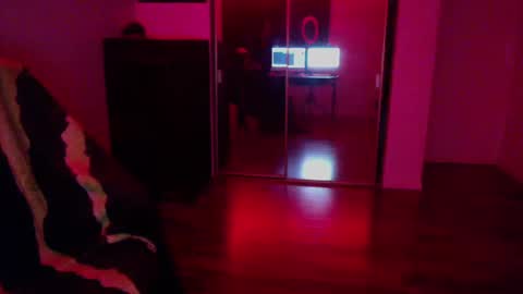 Snapshot of officialmoneyxxx chatting on October 20, 10:19 am Money online show from October 20, 10:19 am