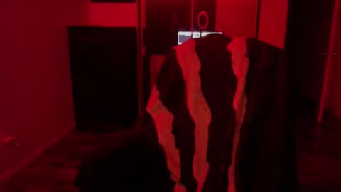 Snapshot of officialmoneyxxx chatting on October 18, 9:25 am Money online show from October 18, 9:25 am