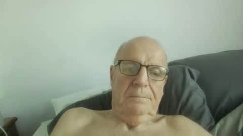 Snapshot of oggi95 chatting on September 13, 6:47 am oggi95 online show from September 13, 6:47 am