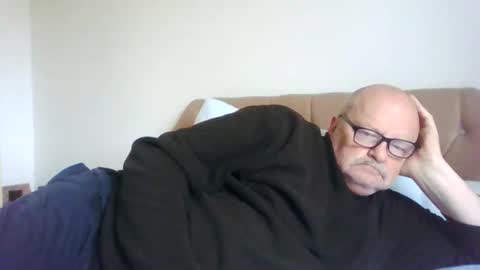 Snapshot of old_fkrr_ chatting on September 11, 8:35 am old_fkrr_ online show from September 11, 8:35 am