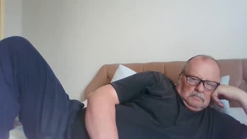 Snapshot of old_fkrr_ chatting on September 9, 1:43 pm old_fkrr_ online show from September 9, 1:43 pm