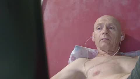 oldbuthorny62 online show from April 24, 8:05 am