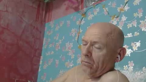 oldbuthorny62 online show from April 22, 7:35 am