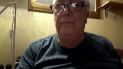 Snapshot of oldcock65uk chatting on September 13, 3:18 am Fergus online show from September 13, 3:18 am