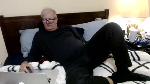 Snapshot of olderandwiser chatting on December 12, 5:52 am Older and Wiser online show from December 12, 5:52 am