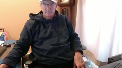 Snapshot of olderandwiser chatting on January 2, 3:51 pm Older and Wiser online show from January 2, 3:51 pm