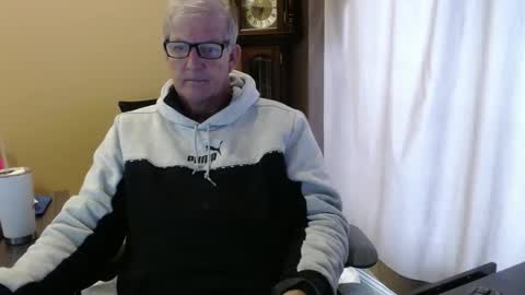 Snapshot of olderandwiser chatting on January 30, 6:10 pm Older and Wiser online show from January 30, 6:10 pm