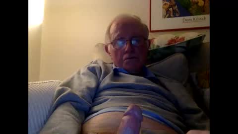 olderthandirt69 online show from January 18, 2:51 am