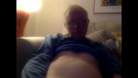 olderthandirt69 online show from January 16, 2:51 am