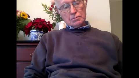 olderthandirt69 online show from December 11, 7:43 pm