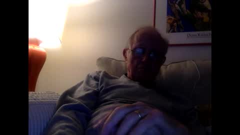 olderthandirt69 online show from January 13, 3:12 am