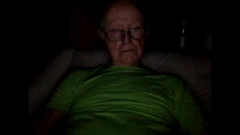 olderthandirt69 online show from December 22, 3:22 am