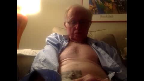 olderthandirt69 online show from February 22, 2:50 am