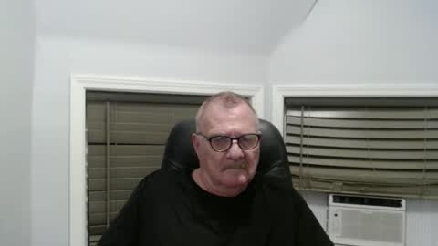 Snapshot of oldguybigd chatting on September 20, 5:07 am oldguybigd online show from September 20, 5:07 am