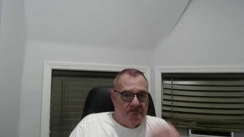 Snapshot of oldguybigd chatting on September 11, 5:28 am oldguybigd online show from September 11, 5:28 am
