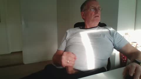 oldth online show from January 9, 11:03 am