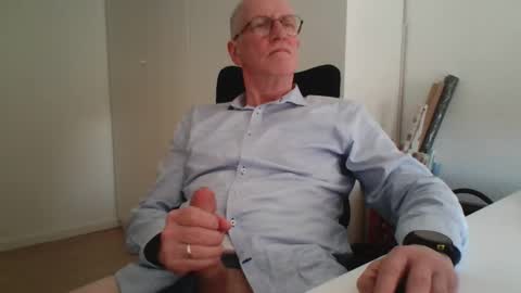 oldth online show from April 9, 10:32 am