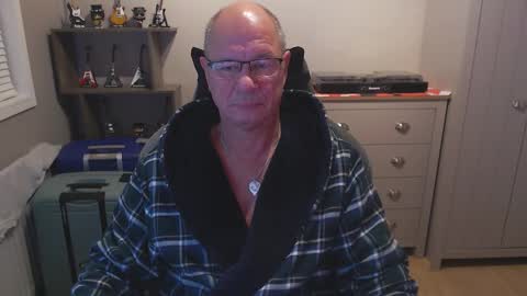 oldveteranuk online show from September 16, 4:35 am