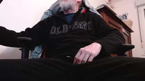 oldwolfman online show from February 5, 8:32 am