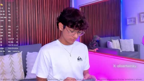 oliver20__ online show from April 29, 8:48 pm