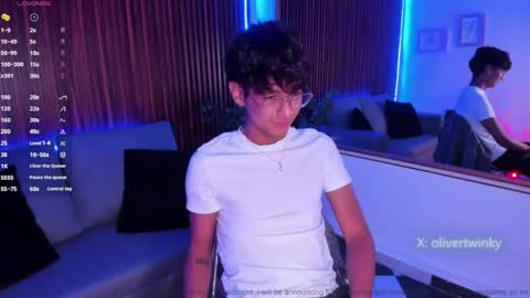 oliver20__ online show from April 18, 6:59 am