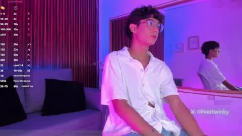 oliver20__ online show from April 7, 4:23 am