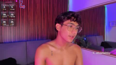 oliver20__ online show from March 29, 8:03 am