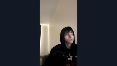 oliver592621 online show from June 21, 9:48 am