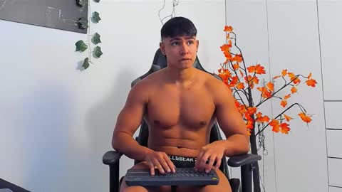 Oliver bray online show from February 16, 9:02 pm