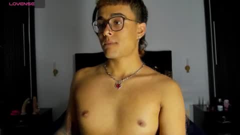 HansOliver online show from February 2, 9:12 pm