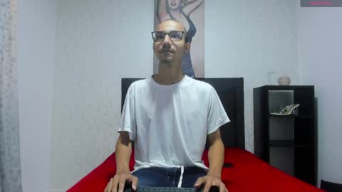 oliver_goldberg online show from April 16, 1:33 pm