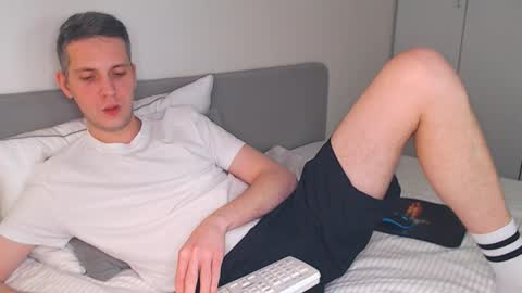 Oliver online show from February 14, 5:08 pm