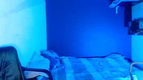 Snapshot of oliver_laid_2023 chatting on March 9, 11:36 am oliver_laid_2023 online show from March 9, 11:36 am