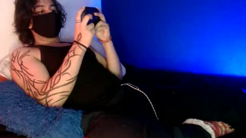 Snapshot of oliver_laid_2023 chatting on January 16, 7:38 am oliver_laid_2023 online show from January 16, 7:38 am