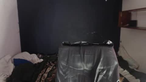 Snapshot of oliver_laid_2023 chatting on December 5, 7:07 pm oliver_laid_2023 online show from December 5, 7:07 pm