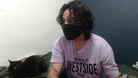 Snapshot of oliver_laid_2023 chatting on December 4, 8:18 pm oliver_laid_2023 online show from December 4, 8:18 pm