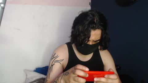Snapshot of oliver_laid_2023 chatting on December 9, 6:55 am oliver_laid_2023 online show from December 9, 6:55 am